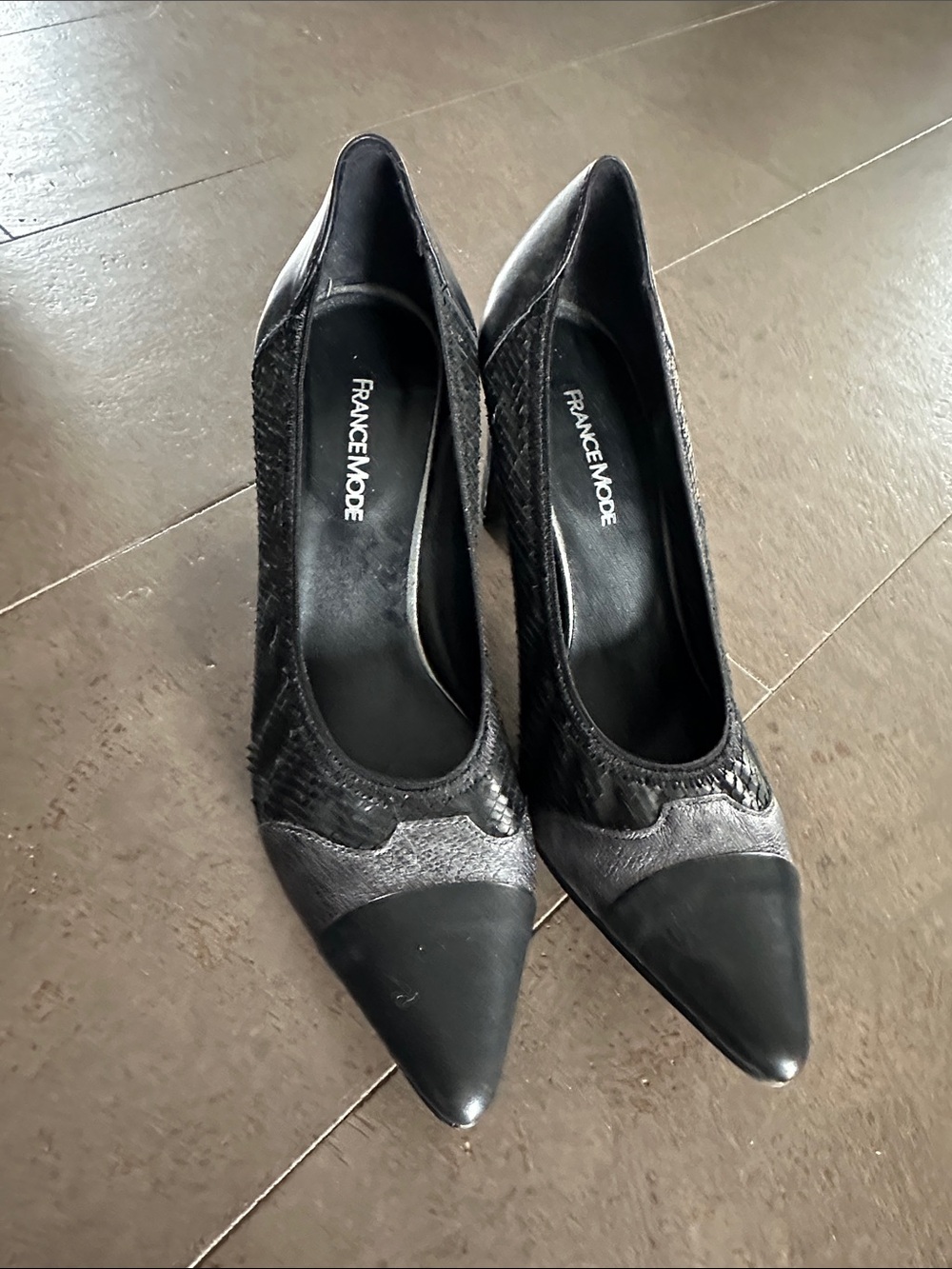 Black Pointed-Toe Women's Pumps size 7.5